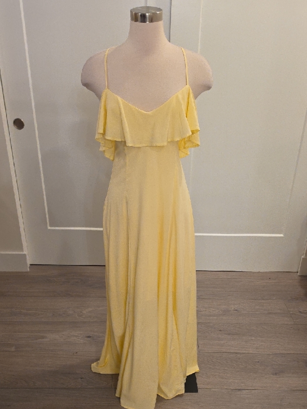 Boamar Soft Yellow Maxi Dress with ruffle layer, criss cross back size S  NWTS - Picture 3 of 10